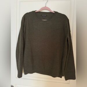 Banana Republic Women’s Green Crewneck Sweater